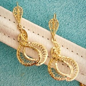 Vintage 14K Yellow Gold Filigree Dangle Earrings